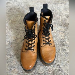 Roolee Elvis platform boots